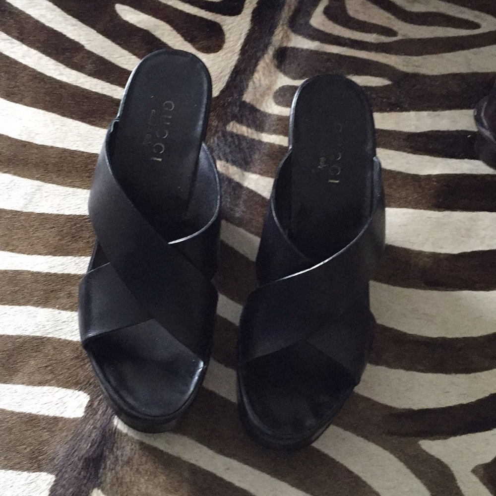Gucci Size 7 Black Leather Crisscrossed  Platform